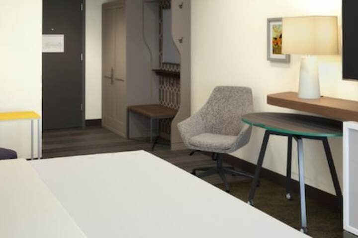 Room 34 of 61