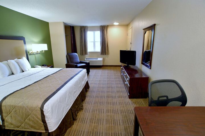 Room 9 of 26