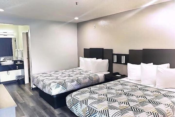 Room 15 of 17