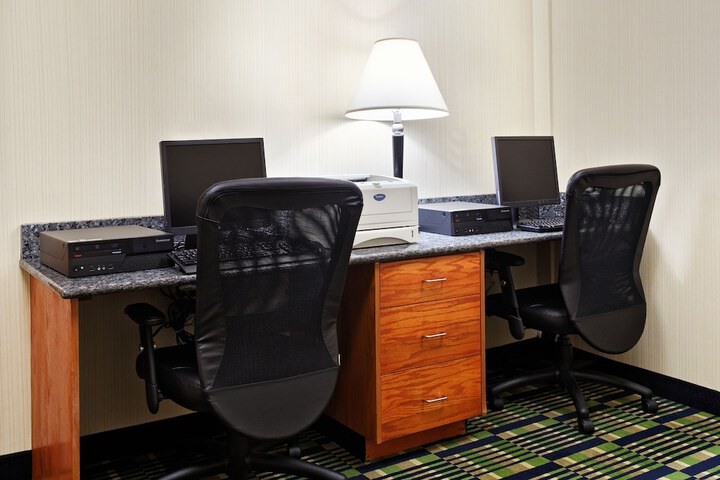Business Center 32 of 32