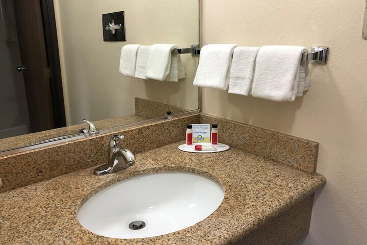 Room 10 of 26