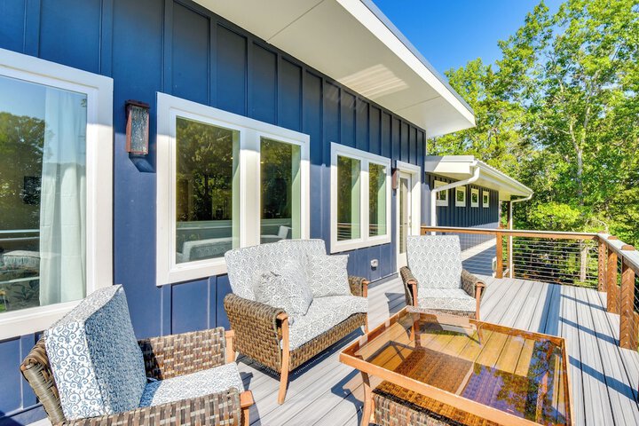 Waterfront Hartwell Apartment w / Dock Access!