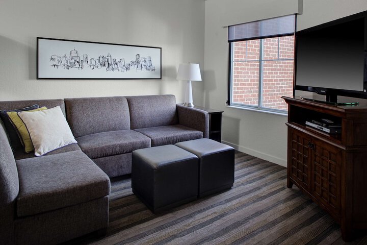 Room 14 of 30