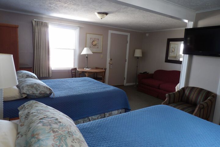 Room 32 of 44