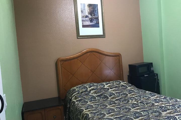 Room 21 of 53