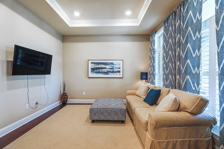 Furnished Outdoor Space: Family Home in Ocean View