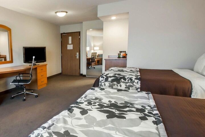 Room 28 of 43
