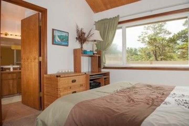 Neskowin Nest 4 Br home by RedAwning
