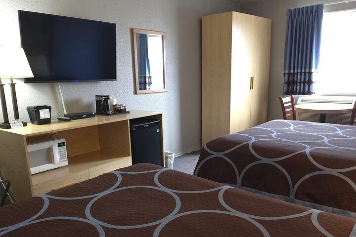 Super 8 by Wyndham Swift Current