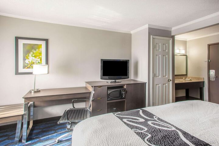 Room 33 of 55