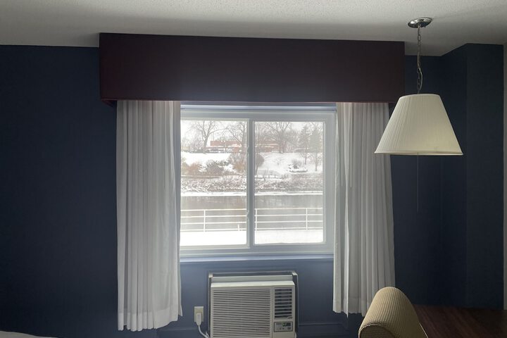 Room 10 of 29