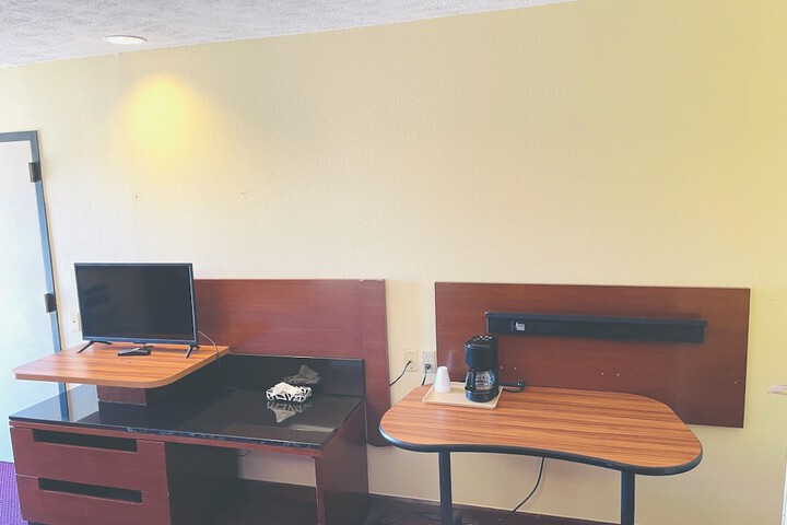 Room 18 of 31