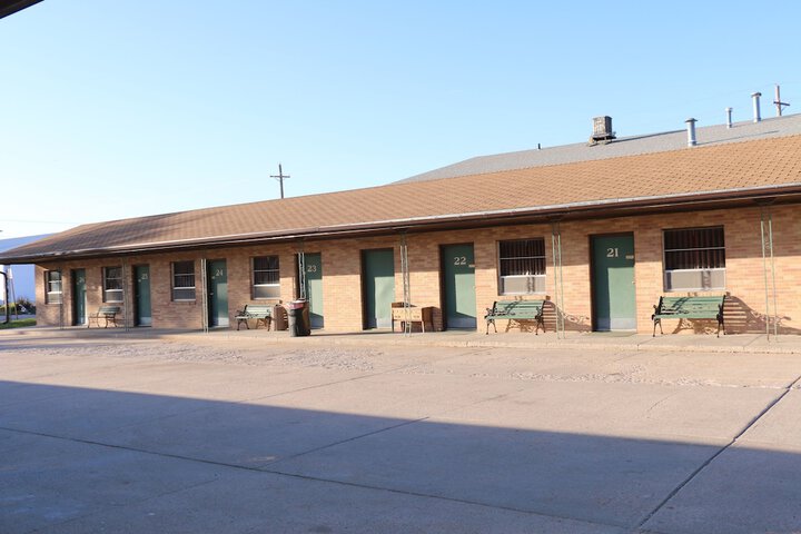 Hotel 5 of 65
