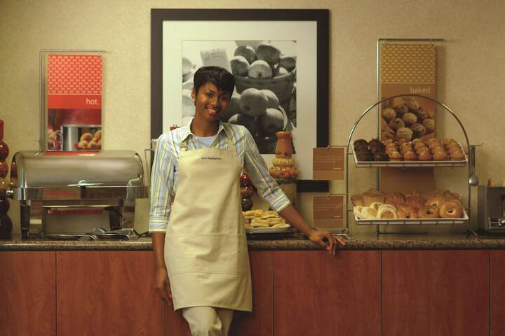 Hampton Inn & Suites Greensboro / Coliseum Area