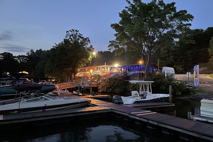 Lake Norman Hotel