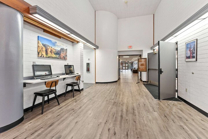 Business Center 129 of 129