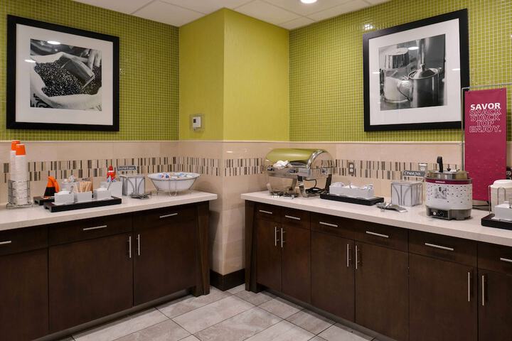 Hampton Inn & Suites Dallas Market Center