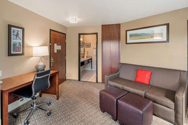 Room 25 of 33