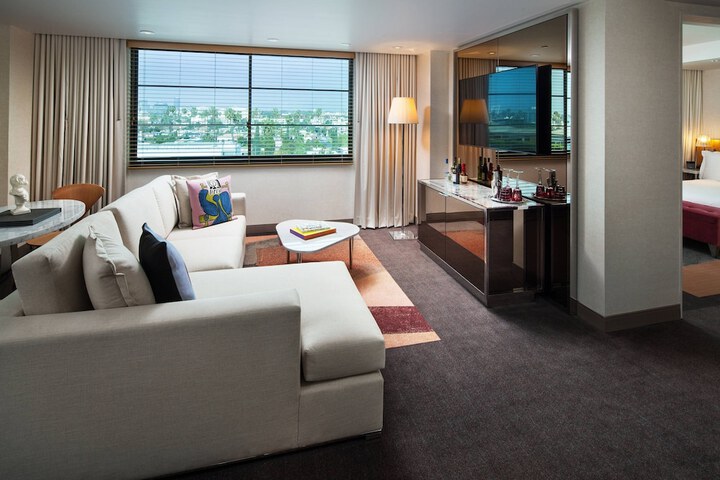 SLS Hotel a Luxury Collection Hotel, Beverly Hills