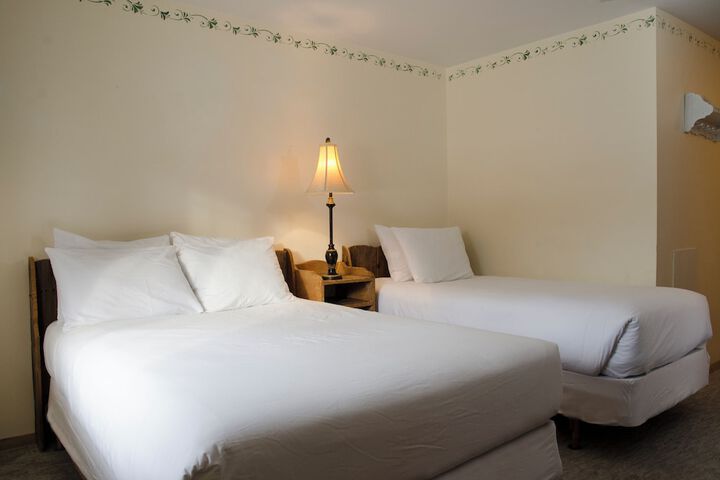Summit Lodge