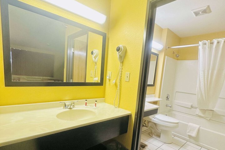 Room 18 of 46