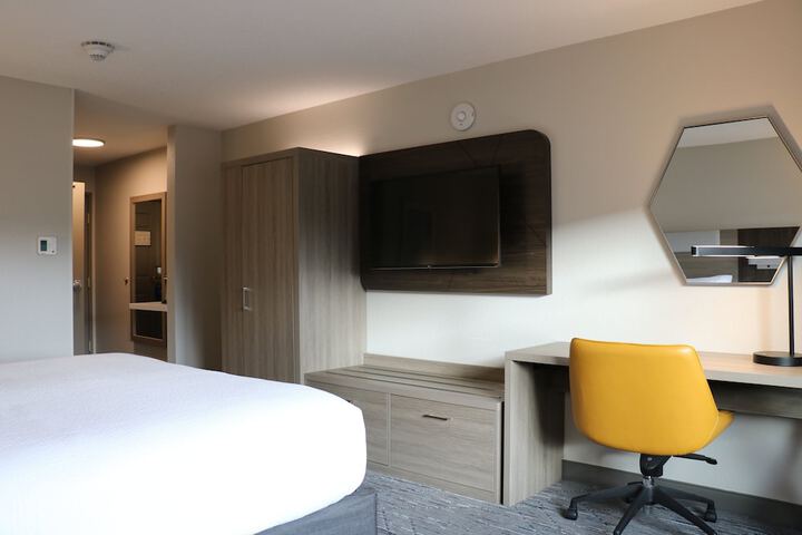 Room 43 of 145
