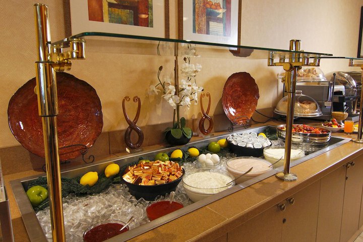 Dining 84 of 98