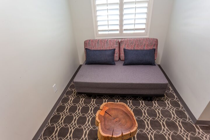 Room 13 of 32