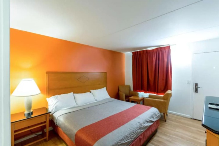 Room 17 of 25