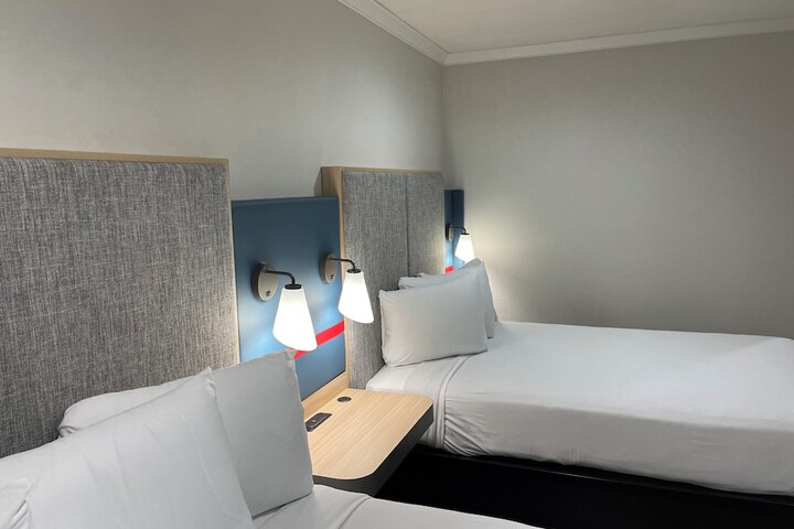Room 8 of 31