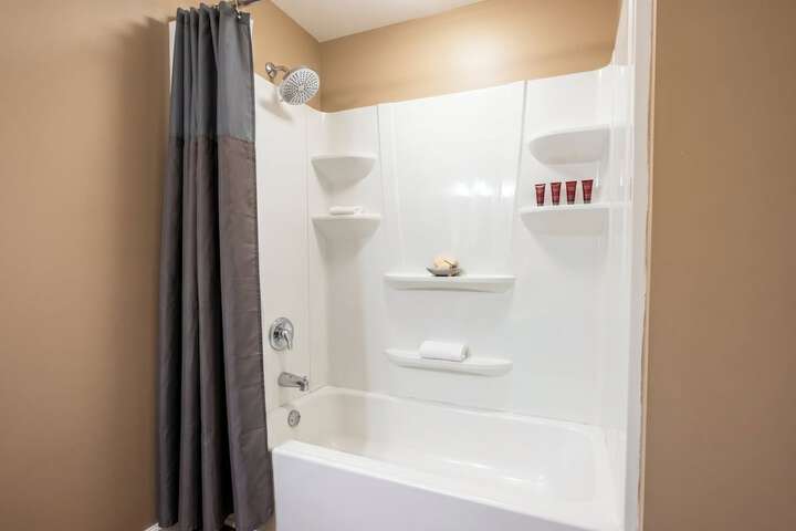 KJs Inn and Suites by OYO Gettysburg U.S. Hwy 212