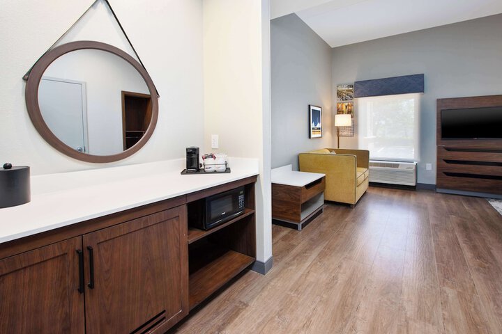 Room 15 of 26