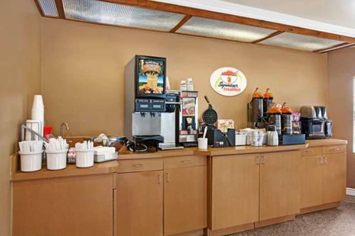 Breakfast/Coffee Service 18 of 18