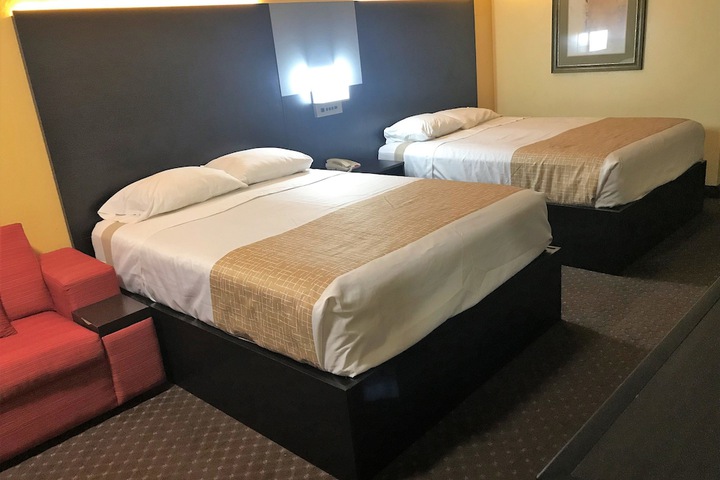 Room 6 of 18