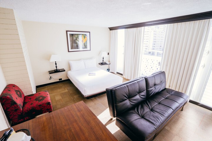 Room 32 of 53
