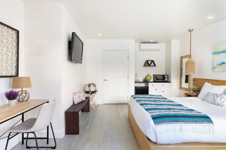 Room 33 of 68