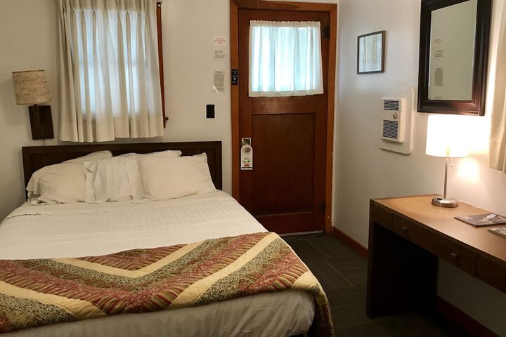 Chalet Motel
