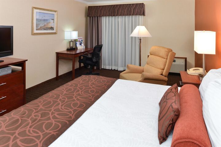 Best Western Plus Landmark Inn