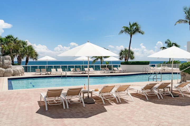 Trump International Beach Resort