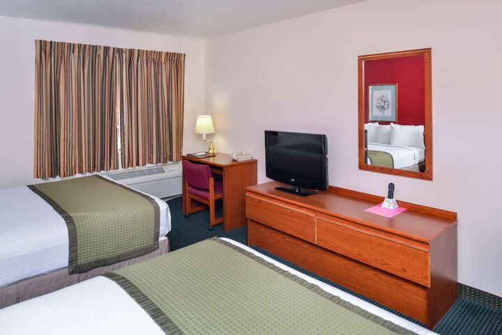 Travelodge Suites by Wyndham Newberg