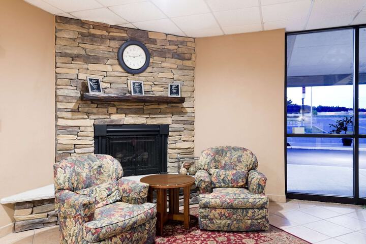 Ramada by Wyndham Watertown / Thousand Islands NY
