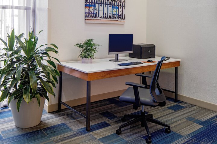 Business Center 52 of 52