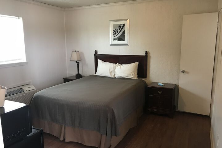 Room 18 of 22