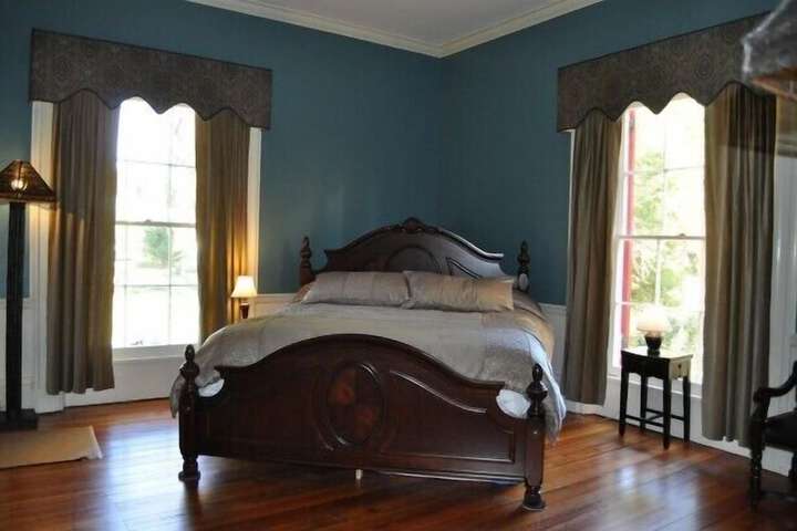 Room 2 of 20