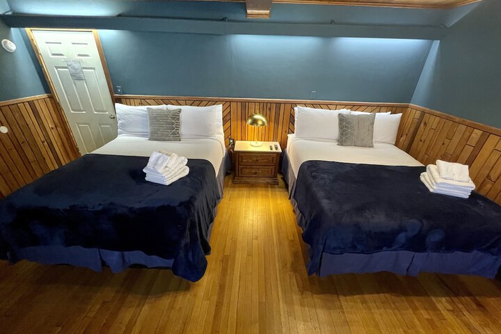 Room 34 of 156