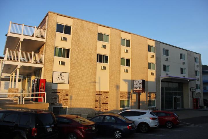 Hotel 2 of 43