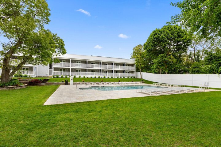 Pool 4 of 37
