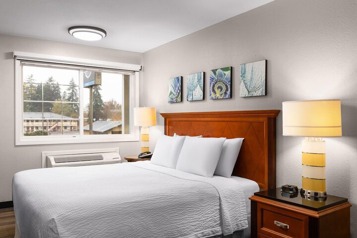 Basecamp Puyallup a Travelodge by Wyndham