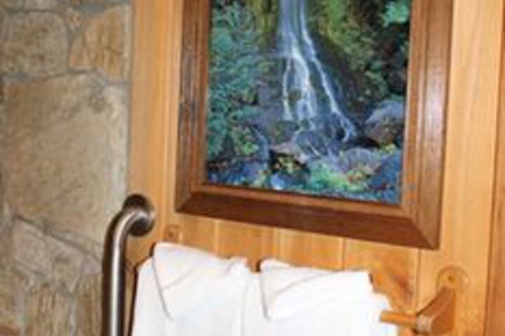 Riverside Log Cabins