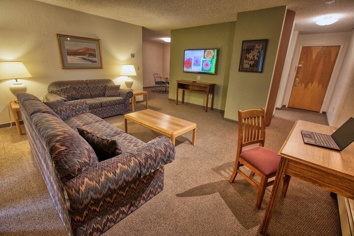 Room 17 of 33